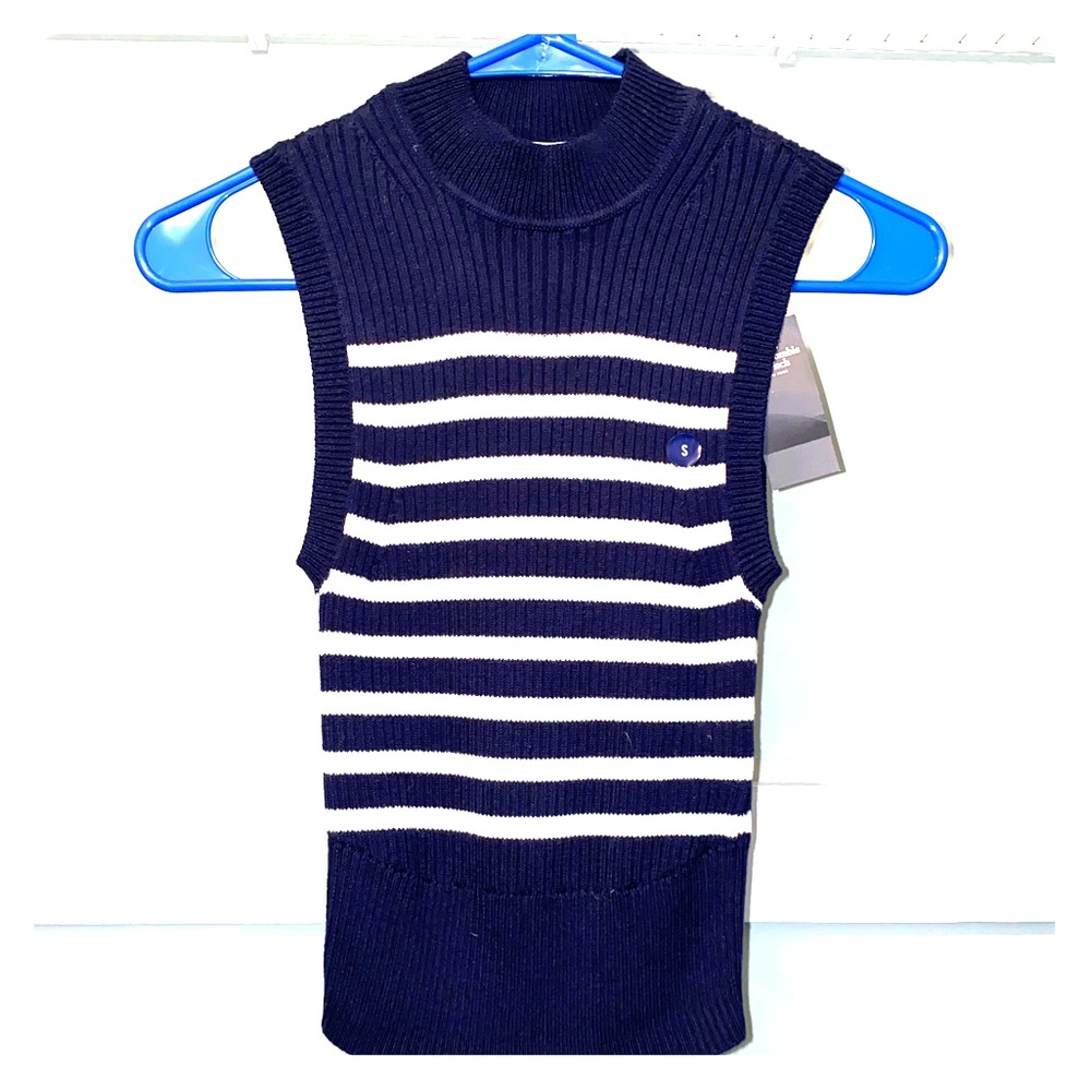 LIQUIDATING Abercrombie sleeveless shirt